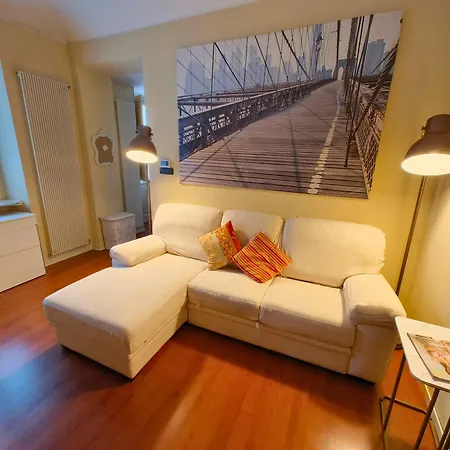 Charming Liberty Flat Apartment